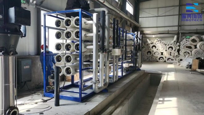 成都饮用水沉淀设备维护_饮用水_纯水处理设备_厂家现场图