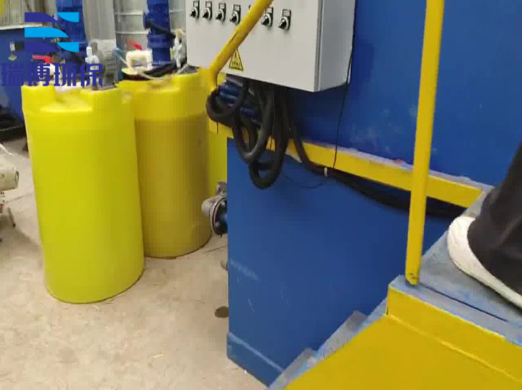 废水处理加药装置的选型标准_循环水处理_絮凝剂_加药装置厂家