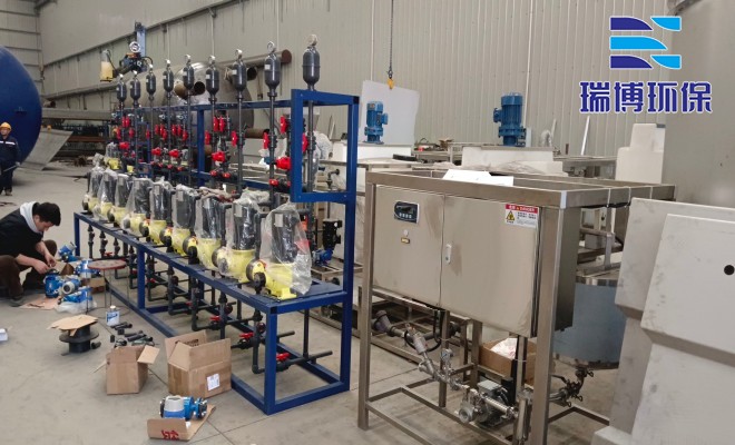 加药装置加工现场