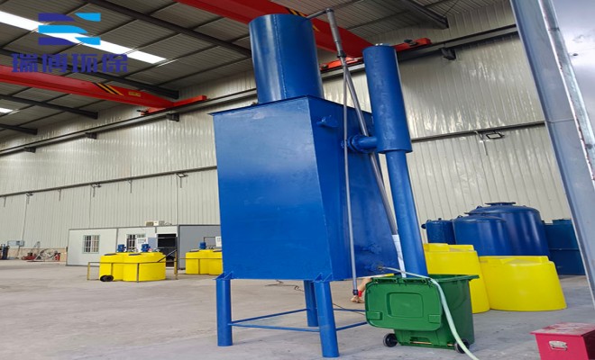 废水处理用硫酸铝加药装置_循环水处理_絮凝剂_加药装置厂家现场图