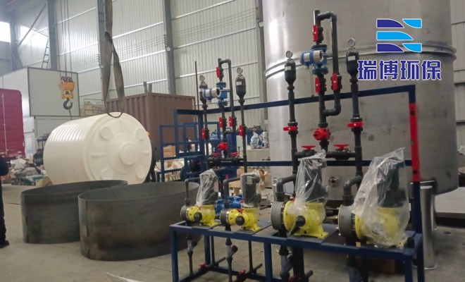 加药装置加工现场